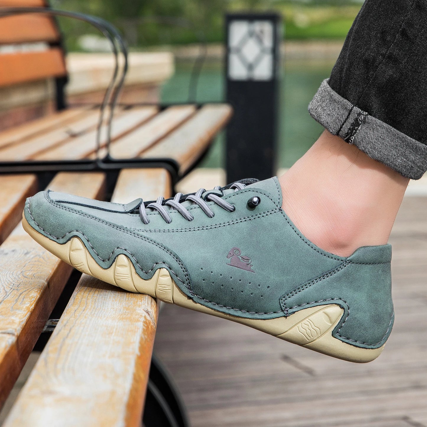 Men's shoes four season new plus size casual shoes fashion low-top soft sole breathable outdoor shoes men's sports walking shoes