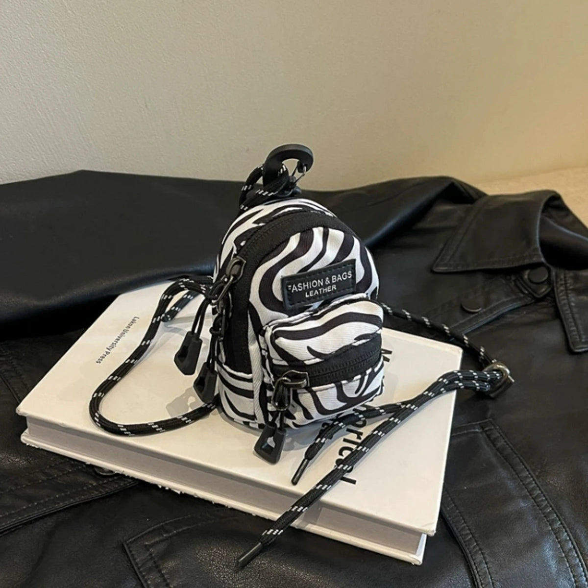 Korean-Style Women Coin Purse & Single-Shoulder Bag – Travel Headphones Storage Set