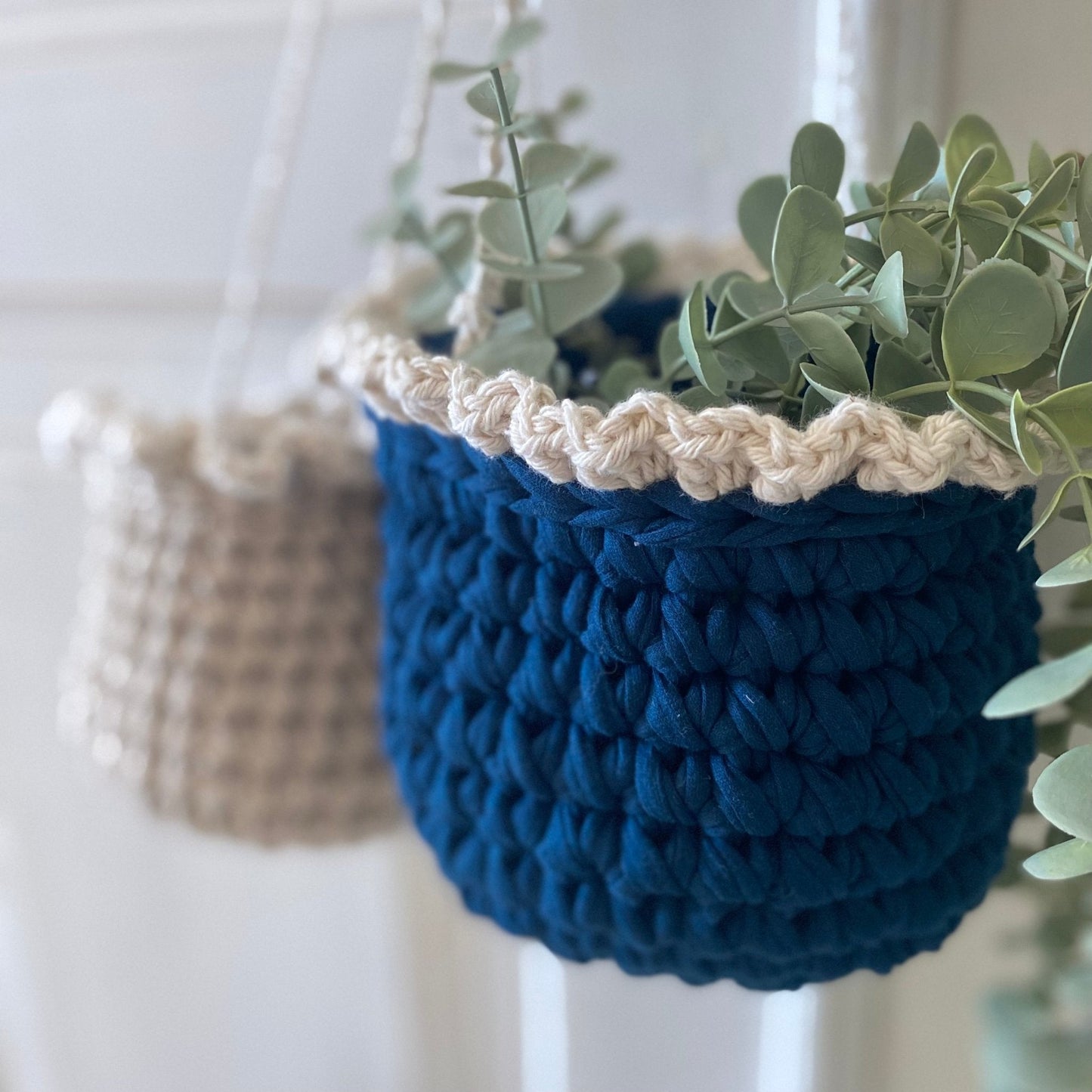 Crochet Plant Hanger, Ruffled Hanging Baskets